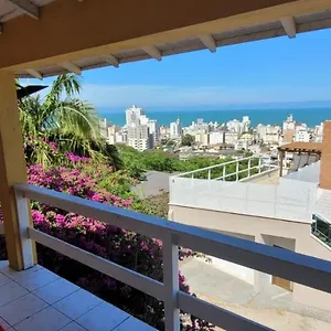 Bed and breakfast Residencial Maria, Laguna